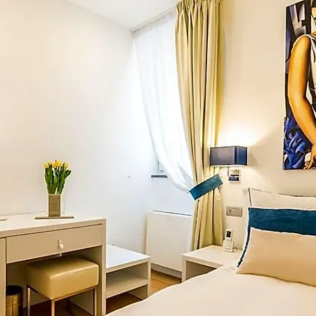 Hotel Cafe Bleu Relais 3*