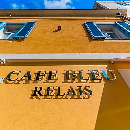 Cafe Bleu Relais Hotel 3*