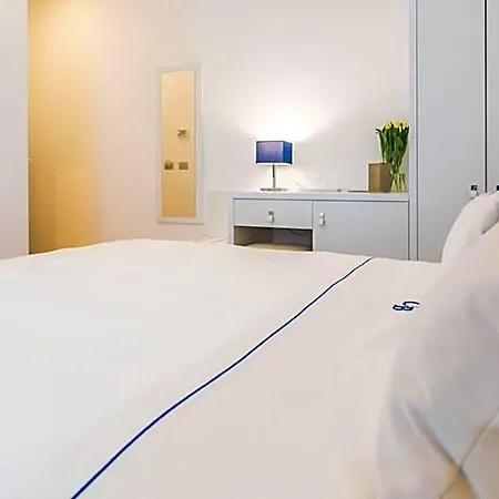 Cafe Bleu Relais Hotel 3*