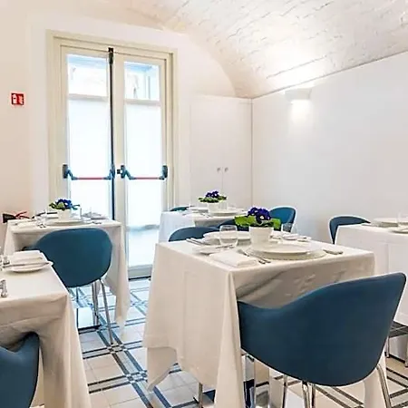 Hotel Cafe Bleu Relais