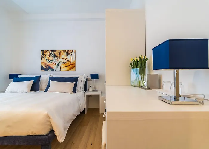 Cafe Bleu Relais Отель Сассари