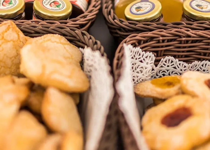 Отель Cafe Bleu Relais