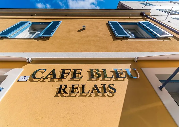 Cafe Bleu Relais Отель