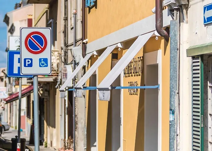 Отель Cafe Bleu Relais 3*