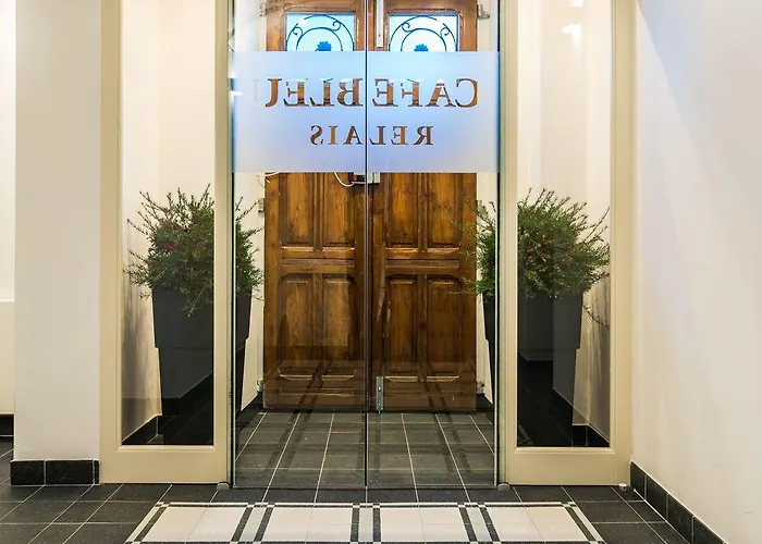 Cafe Bleu Relais Отель 3*