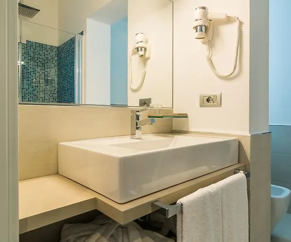 Cafe Bleu Relais Отель 3*