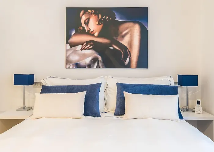 Отель Cafe Bleu Relais